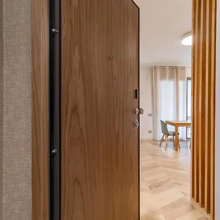 Апартаменты Aurealiving - Sage Luxury With Air Conditioning, Fast Wifi And Free Gym