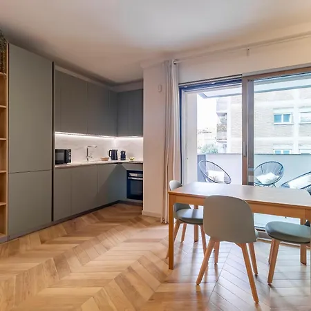 Aurealiving - Sage Luxury With Air Conditioning, Fast Wifi And Free Gym Апартаменты *