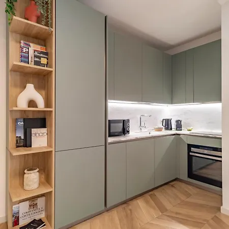 Aurealiving - Sage Luxury With Air Conditioning, Fast Wifi And Free Gym Апартаменты Рим