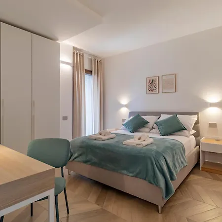 Aurealiving - Sage Luxury With Air Conditioning, Fast Wifi And Free Gym Apartment Rome