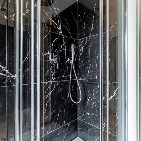 Апартаменты Aurealiving - Sage Luxury With Air Conditioning, Fast Wifi And Free Gym Рим